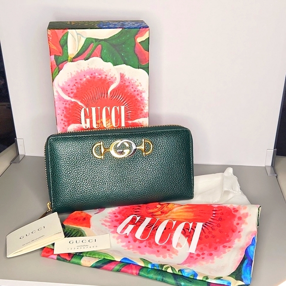 Gucci Zumi Green Two Tone GG Horsebit Zip Wallet